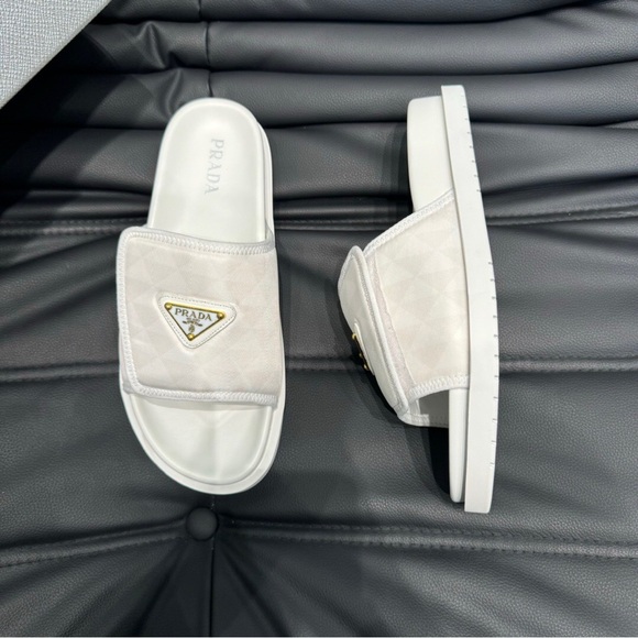 Prada women's casual slippers - Picture 4 of 5